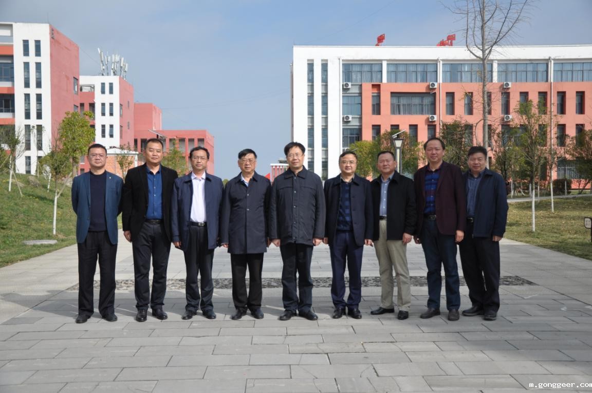 广州市总工会唐航浩领导一行莅临我院指导