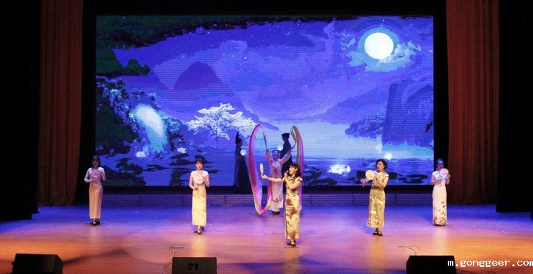 新利体育平台官网首页入口成功举办第一届中华经典诵读大赛