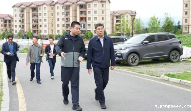 驻村帮扶再起航丨学院党委书记周杰一行送新任驻村干部赴村上岗